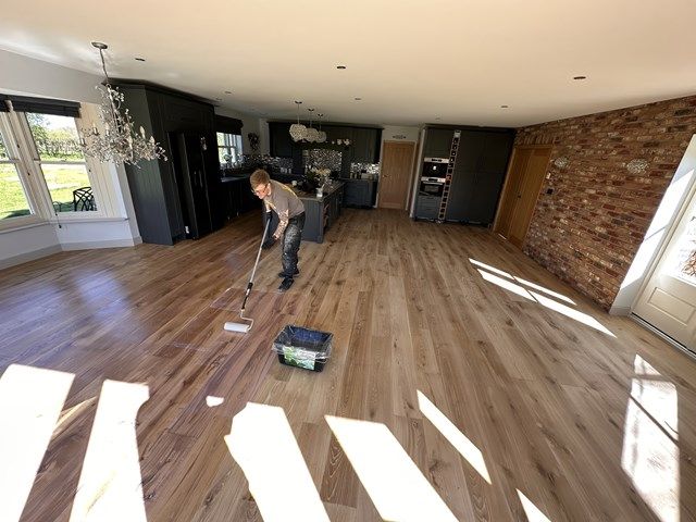 oak-floor-sanding-3-kireth-ai