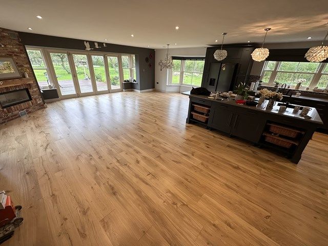 oak-floor-sanding-2-kireth-ai