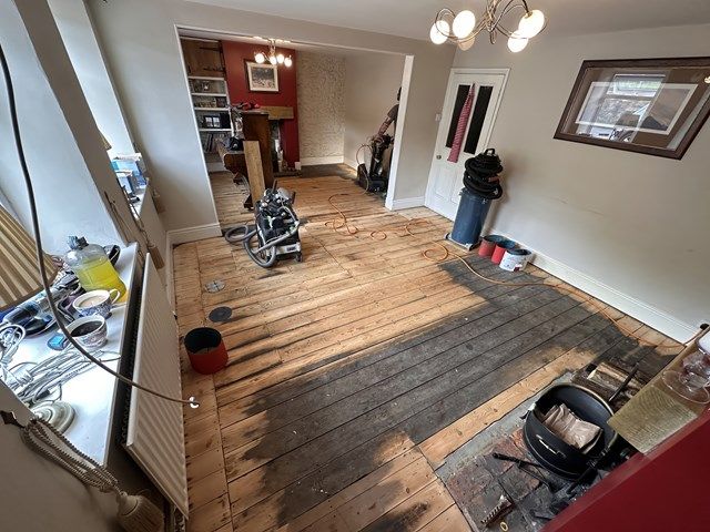 pine-floor-sanding-5-kireth-ai