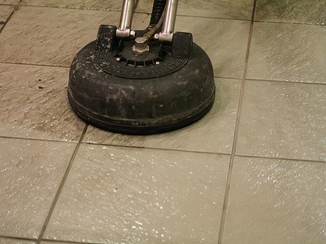 images/tile-grout/slider/tile-grout-cleaning-6-kireth-ai.jpeg