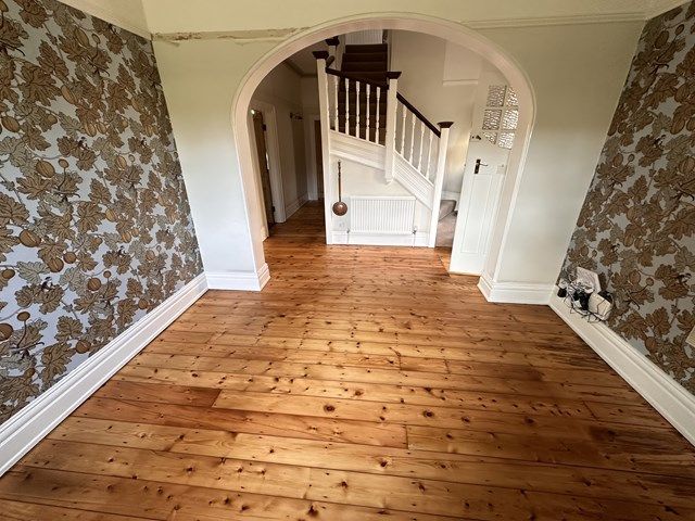 images/woodfloor/pine-floor-sanding/slider/pine-floor-sanding-3-kireth-ai.jpeg